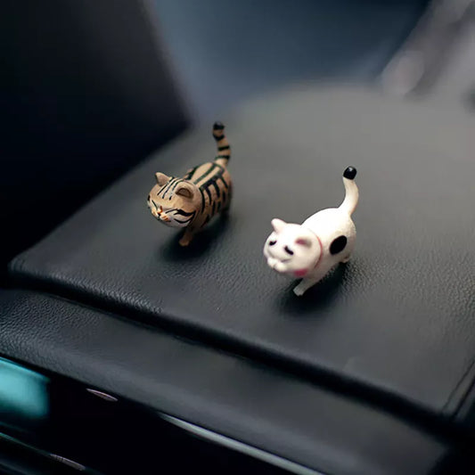 Adorno de coche de Anime Kitty: decoración de espejo y salpicadero de mini gato