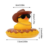 Mini pato de goma para coche, adornos para salpicadero, decoración Interior, sombrero de vaquero, pato con bufanda, gafas de sol, juguetes para niños, regalos, accesorios para coche