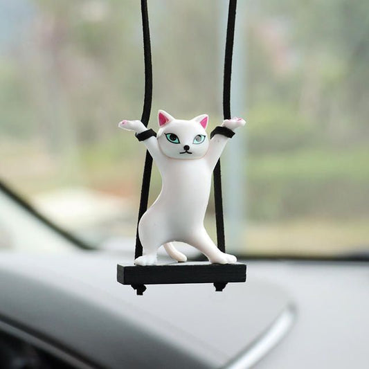 Colgante lindo del espejo retrovisor del coche del gato en la rama