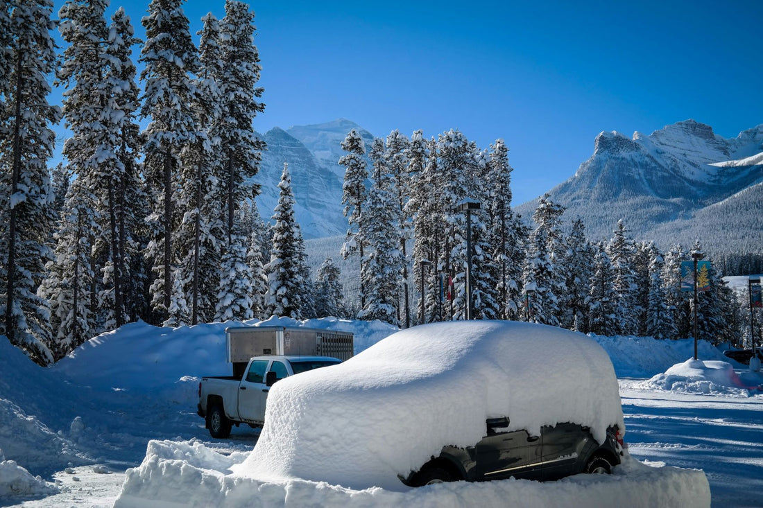 How to Safely Uncover Your Car from Snow: Quick Tips and Tools for Winter Mornings