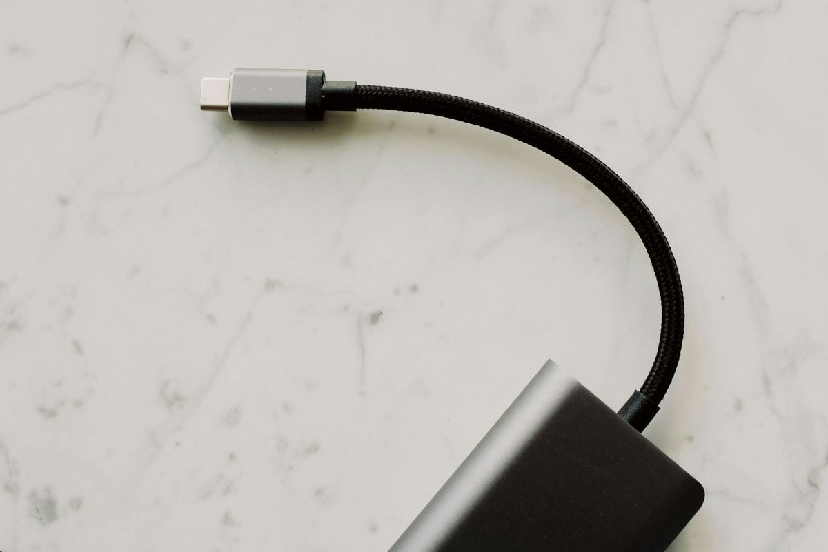 Why Your Car USB Charger Isn’t Fast Charging: Voltage, Amperage &amp; Cable Truths