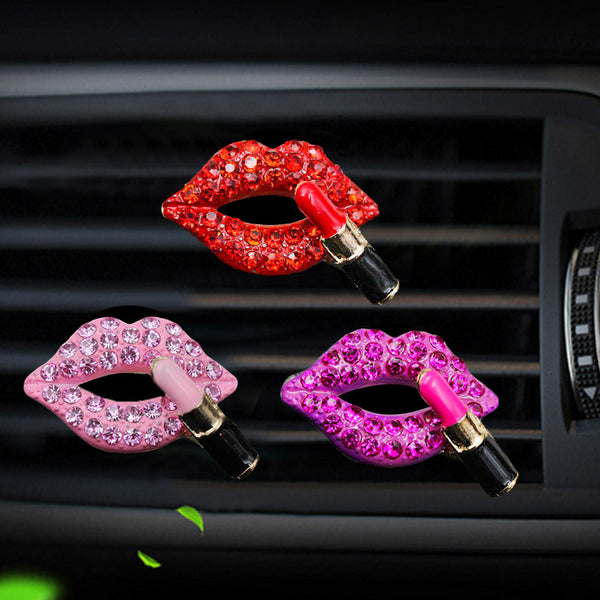 Lufterfrischer-Clip fürs Auto mit roten Lippen und Diamanten