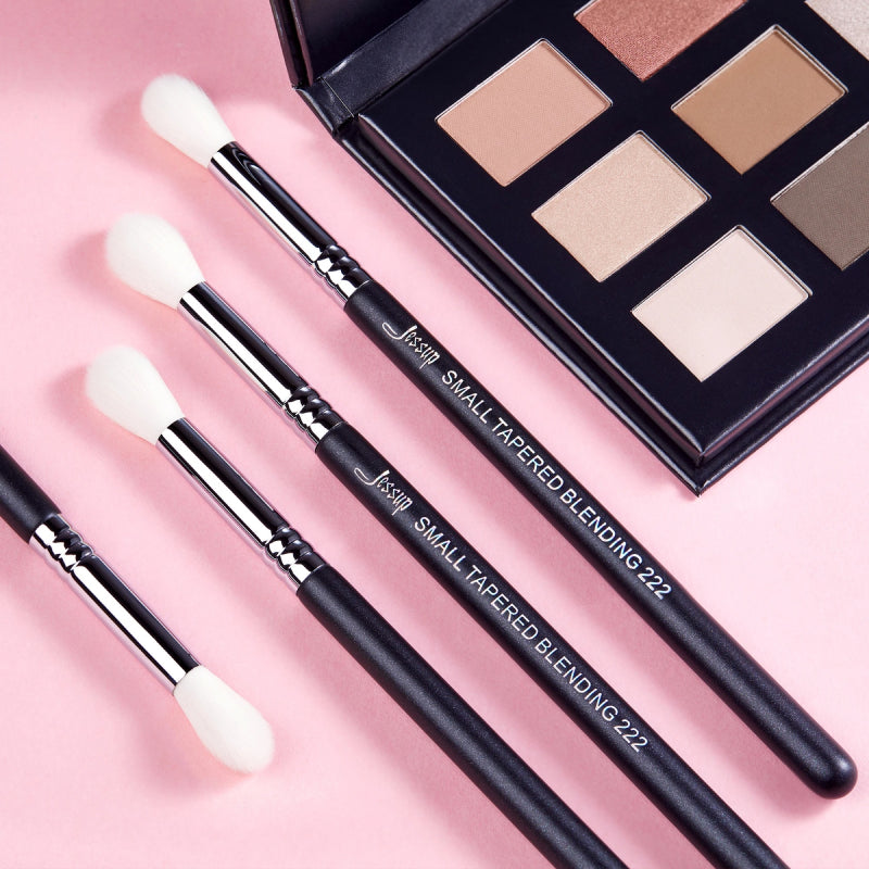 Small Tapered Eye Blending Makeup Brush