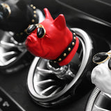 Rot lackierter Bulldoggen-Autolufterfrischer 